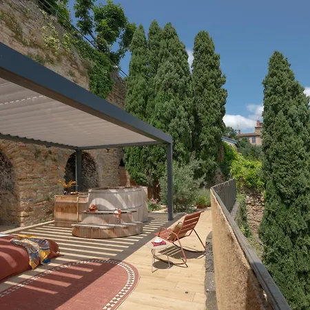 Couette-café Mihotel - La Maison Rose 4*