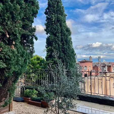 Mihotel - La Maison Rose Bed & Breakfast