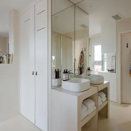 Mihotel - La Maison Rose Bed & Breakfast 3*