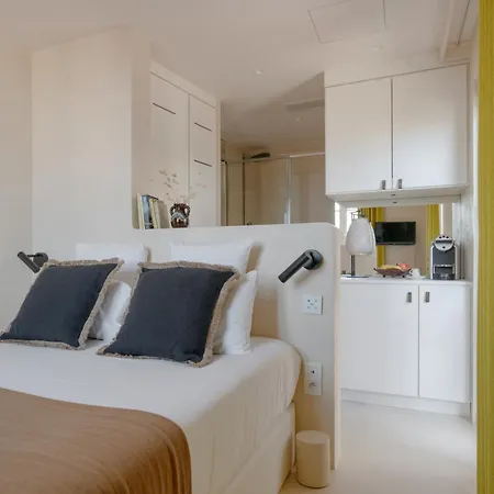 فندق مبيت وإفطار Mihotel - La Maison Rose 3*
