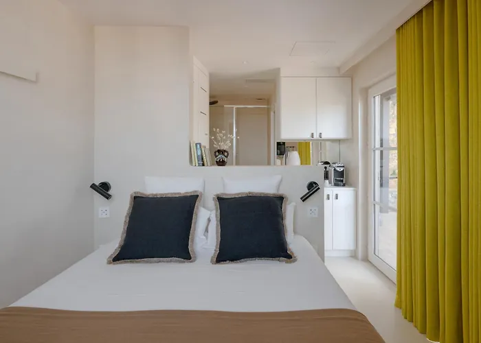 Bed & Breakfast Mihotel - La Maison Rose 3*