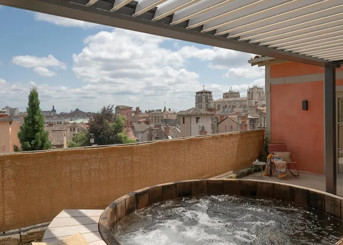 Mihotel - La Maison Rose Bed & Breakfast