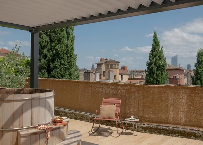 Mihotel - La Maison Rose Bed & Breakfast